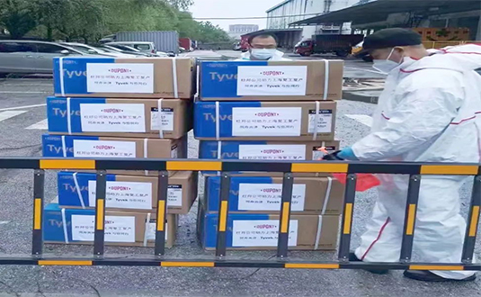 杜邦公司捐贈(zèng)價(jià)值340萬(wàn)人民幣防護(hù)服，助力上海復(fù)工復(fù)產(chǎn)圖片1