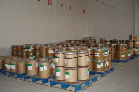 可燃?xì)怏w探測器、盛漏托盤是化學(xué)品倉庫中最常用的防泄漏器材